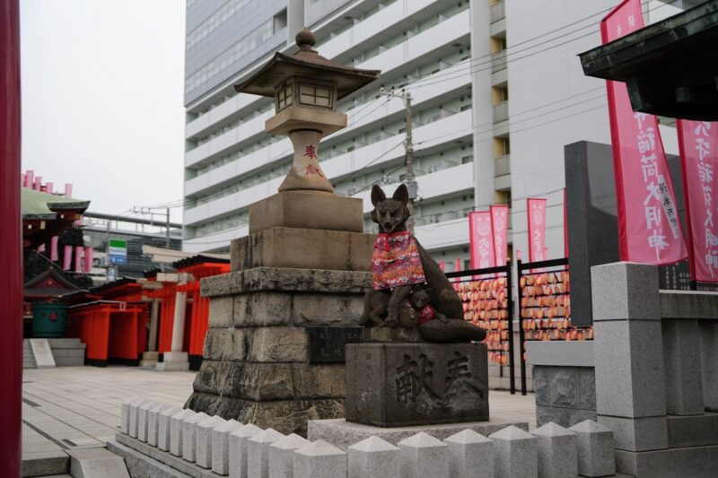 穴守稲荷神社 狐像 阿形(狛狐)